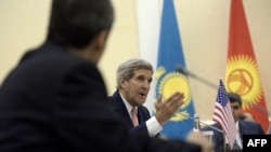 Архивное фото: Джон Керри, на тот момент – госсекретарь США, выступает на встрече стран Центральной Азии в формате С5 + 1 в Самарканде, Узбекистан, 1 ноября 2015 года