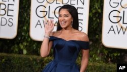 Gina Rodríguez protagoniza "Miss Bala", que se estrena esta semana en Estados Unidos. En la gráfica, la actriz a su llegada a la entrega de los premios Golden Globe, en Los Angeles, el 10/1/16. 