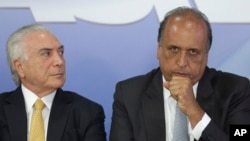 Luiz Fernando Pezão com o Presidente Michel Temer (esq)