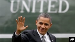 13일 미국 노스캐롤라이나주에서 경제 정책에 관해 연설한 후 백악관으로 돌아온 바락 오바마 미국 대통령.