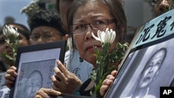 6일 사망한 리왕양을 추모하는 시민들(자료사진).