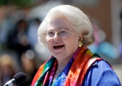 L'avocate Sarah Weddington prend la parole lors d'un rassemblement pour les droits des femmes, mardi 4 juin 2013, à Albany, dans l'État de New York.