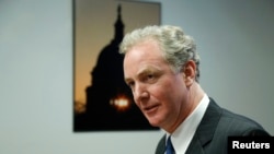 资料照：民主党联邦参议员范.荷伦（Sen. Chris Van Hollen, D-MD）