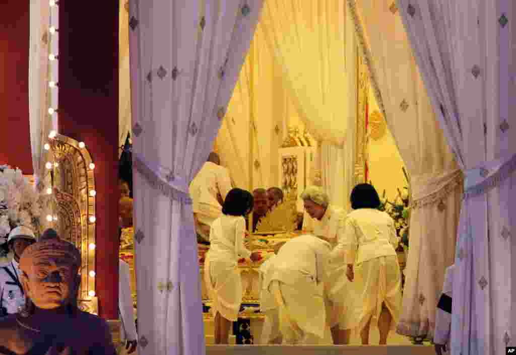 Cambodian Queen Monique receives condolences at the crematorium site of her husband, the late King Norodom Sihanouk in Phnom Penh, Cambodia, February 4, 2013. 