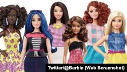 Las nuevas muñecas Barbie tendrán cuatro tipos diferentes de cuerpo, el original, el de una mujer alta con más kilos, una con más curvas, y la "petite".