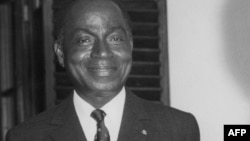 Julius Nyerere .