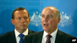 Wakil Perdana Menteri Australia Warren Truss (kanan) bersama PM Tony Abbott. (Foto: Dok)