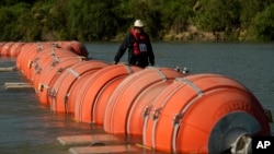 미국 텍사스주가 리오그란데강에 설치한 수중장벽 (자료사진)