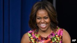 Ibu negara Amerika Serikat Michelle Obama tiba di China hari Kamis (20/3) untuk kunjungan selama enam hari.