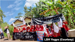 Aksi penolakan warga Wadas yang berujung bentrokan dengan polisi pada 23 April 2021. Foto LBH Yogyakarta