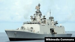 Khu trục hạm mang hỏa tiễn dẫn đường INS Satputra là một trong 4 tàu chiến Ấn Độ với hơn 1.000 sĩ quan và thủy thủ đoàn tới thăm Đà Nẵng hồi tháng 6/2013.