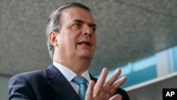 마르셀로 에브라르드 멕시코 외무장관이 6일 ‘국경 문제’ 고위급 협상을 위해 미 국무부에 도착했다. 