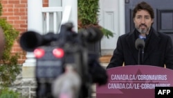 Perdana Menteri Kanada Justin Trudeau berbicara di Ottawa, Jumat (20/11). 