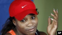 Petenis AS Serena Williams absen dari pertandingan persahabatan melawan petenis putri peringkat teratas dunia Victoria Azarenka di Thailand bulan ini untuk menjalani operasi ibu jari kaki. (Foto: dok).