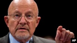 Direktur Inteljen Nasional AS, James Clapper menjelaskan program pemantauan AS di hadapan Komisi Inteljen DPR Amerika hari Selasa (29/10).
