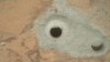 Tàu thăm dò Curiosity khoan một hòn đá trên Sao Hỏa