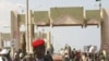 لیبیا: قذافی کے آبائی قصبے پر جنگجوؤں کا ایک بڑا حملہ