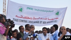 Des opposants mauritaniens manifestent le 7 mai 2016 contre le projet de révision de la constitution, Nouakchott, Mauritanie. 