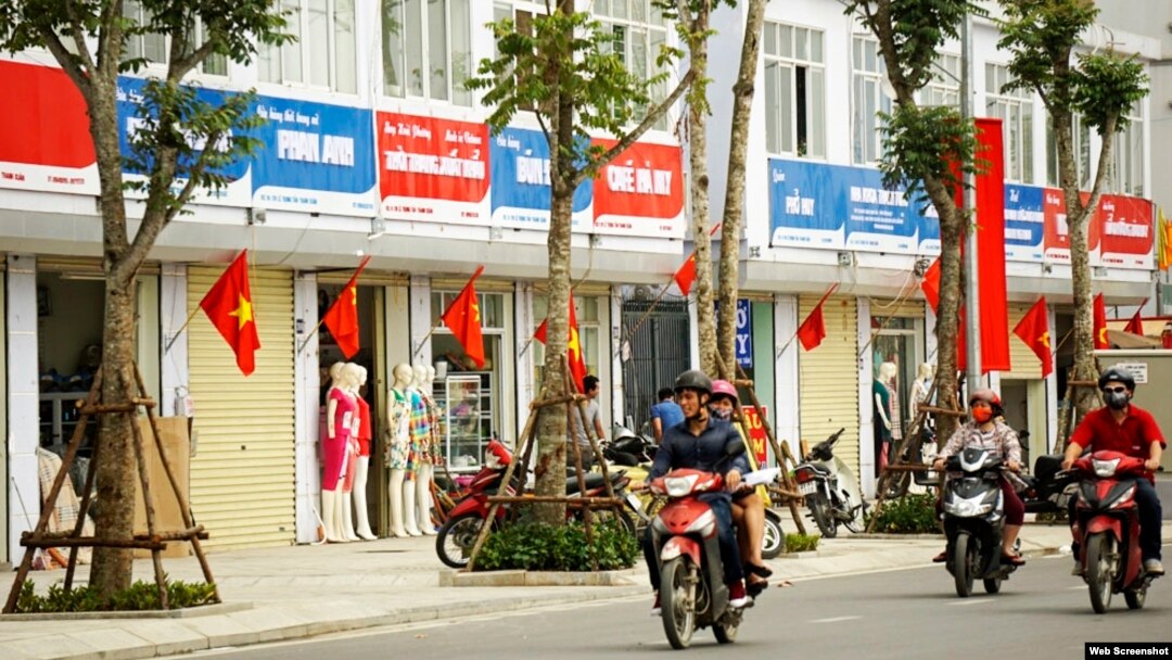 Chính quyền Hà Nội muốn thực hiện sự “đồng nhất” trên phố Thái Thịnh. 