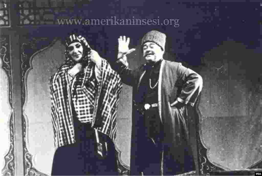 Lütfəli Abdullayev səhnədə