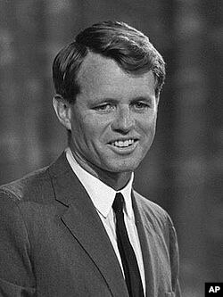 1968年被刺身亡的罗伯特.肯尼迪参议员