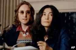 جان لنون و همسرش یوکو اونو