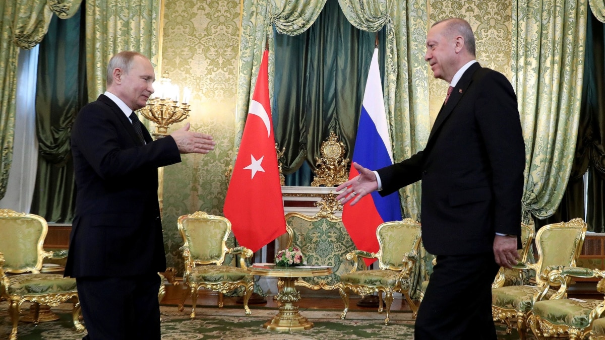 Putin Hosts Turkey's Leader To Discuss Syria, Weapons Deals