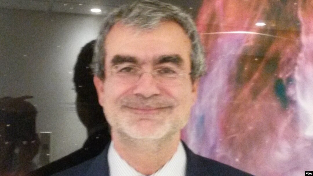 If there is life on Mars, says Fabio Favata, coordinator of the European Space Agency's science and robotics exploration program, “it would most likely be underground." (L. Bryant/VOA)