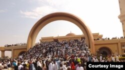 Waumini wakitoka katika msikiti wa Ghadafi mjini Kampala