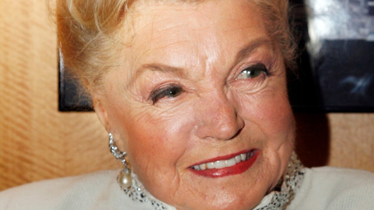 Hollywood Star, Swimmer Esther Williams Dies at 91