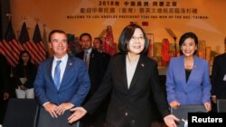 Taiwanese President Tsai Ing-Wen, U.S. Representative Ed Royce, and U.S. Congresswoman Judy Chu attend the Los Angeles Overseas Chinese Banquet in Los Angeles, Aug. 12, 2018. 