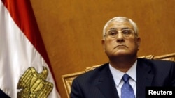 El presidente de la Corte Constitucional de Egipto, Adly Mansour al momento de tomar juramento como presidente interino.