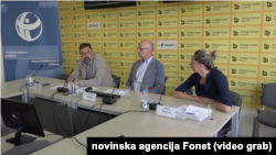 Članovi nevladine organizacije Transparentnosti Srbija, Foto: video grab