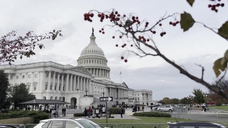 Mike Johnson faces challenge to speakership as 119th Congress begins