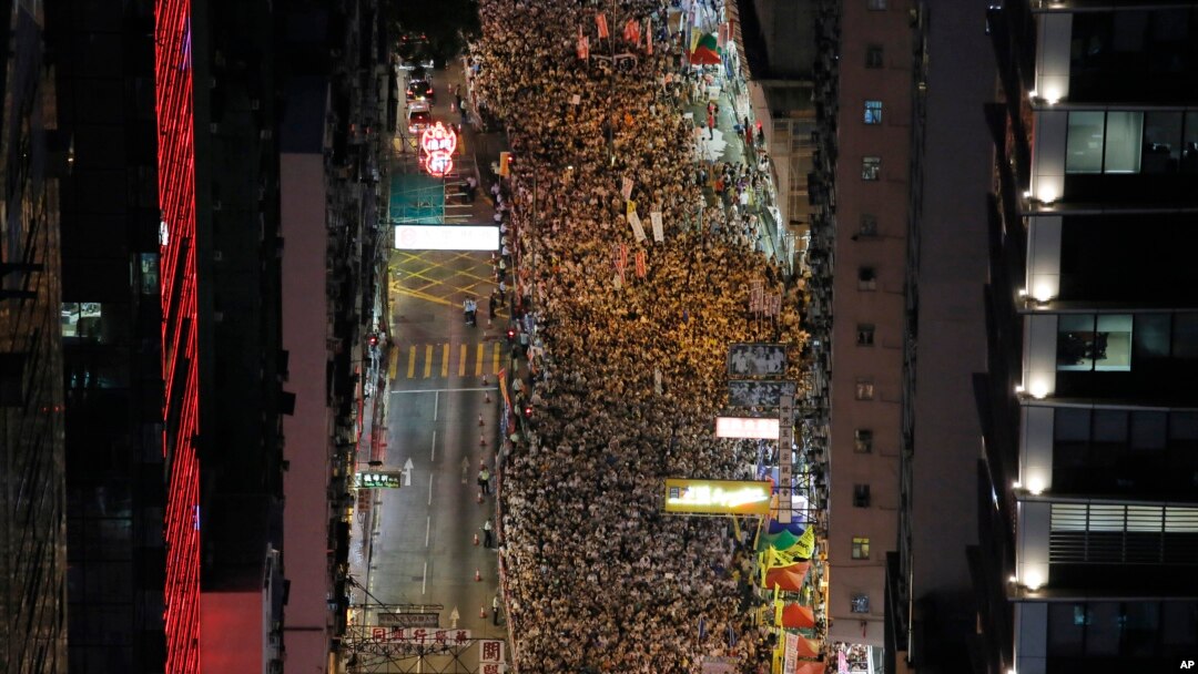 Dân Hong Kong tuần hành đòi dân chủ, 1/7/14