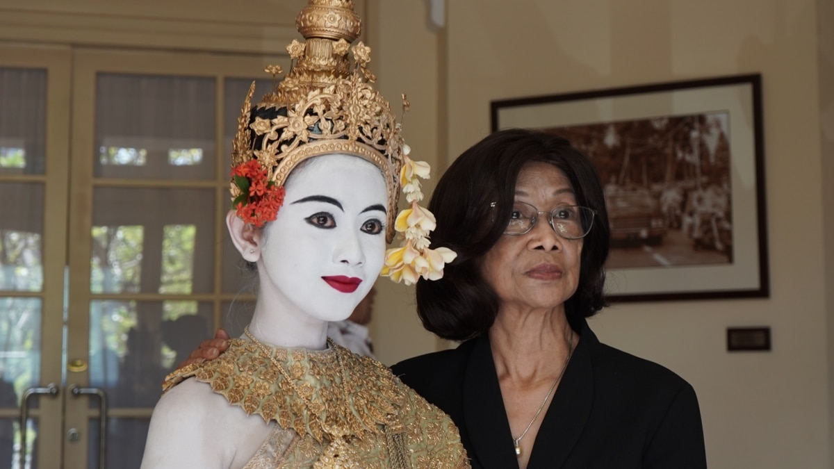 Cambodian Princess Who Rescued Traditional Ballet Dies at Age 76