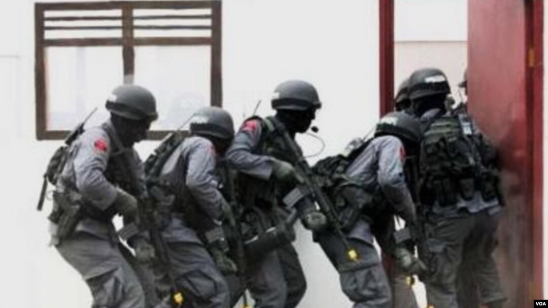 Anggota Densus 88 dalam latihan operasi penyergapan. (Foto: Dok)