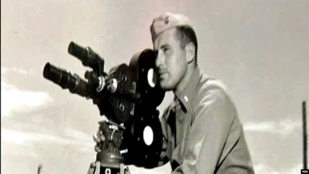 Norman Heč, ratni fotograf iz Drugog svetskog rata, dokumentovao je bitku kod Tarave. 