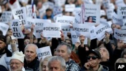 Protesters gather at the Old Town Square in Prague, Czech Republic, May 6, 2019, demanding the resignation of the new justice minister. 