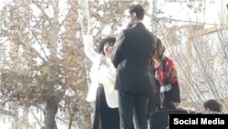 نرگس محمدی بعد از سخنرانی در مراسم یادبود خسروعلیکردی بازداشت شد. 