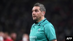 L'arbitre Jerome Garces lors d'un match du Mondial de rugby entre les Wales et Fiji, Japon, le 9 octobre 2019