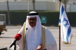 بحرین کے سفیر عبداللطیف ال زیانی، جنہوں نے اپنی ریاست کی طرف سے معاہدے پر دستخط کیے۔