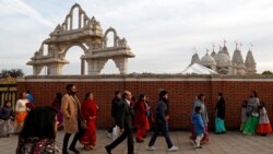 بھارتی سپریم کورٹ نے سبری مالا مندر میں خواتین کے داخلے پر لگ بھگ 800 سال سے عائد پابندی ختم کر دی تھی۔ (فائل فوٹو)