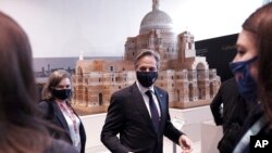 Держсекретар США Ентоні Блінкен по прибуттю в Ліверпуль, Англія. 11 грудня 2021 року 