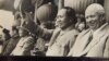 中俄朝三角关系错综复杂。2012年在莫斯科举办的前苏联领导人赫鲁晓夫展览中，展览图片显示赫鲁晓夫1954年秋季访华时，与毛泽东、金日成以及其他中国领导人在一起。