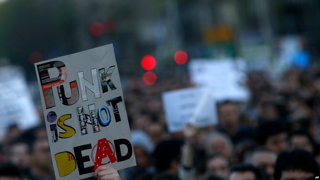 Arhiva - "Protest protiv diktature" (AP Photo/Darko Vojinovic)