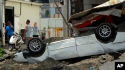 خودروی چپ شدن ناشی از انفجار در شهر کوهیونگ - ۱۰ مرداد ۱۳۹۳