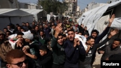 مراسم خاکسپاری چند فلسطینی کشته شده در حملات روز چهارشنبه اسرائیل در غزه