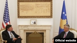 Američki diplomata Metju Palmer i predsednik Kosova Hašim Tači