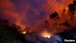 Le volcan Kilauea en éruption le 28 Mai 2018, près de Pahoa, Hawaii, États-Unis.